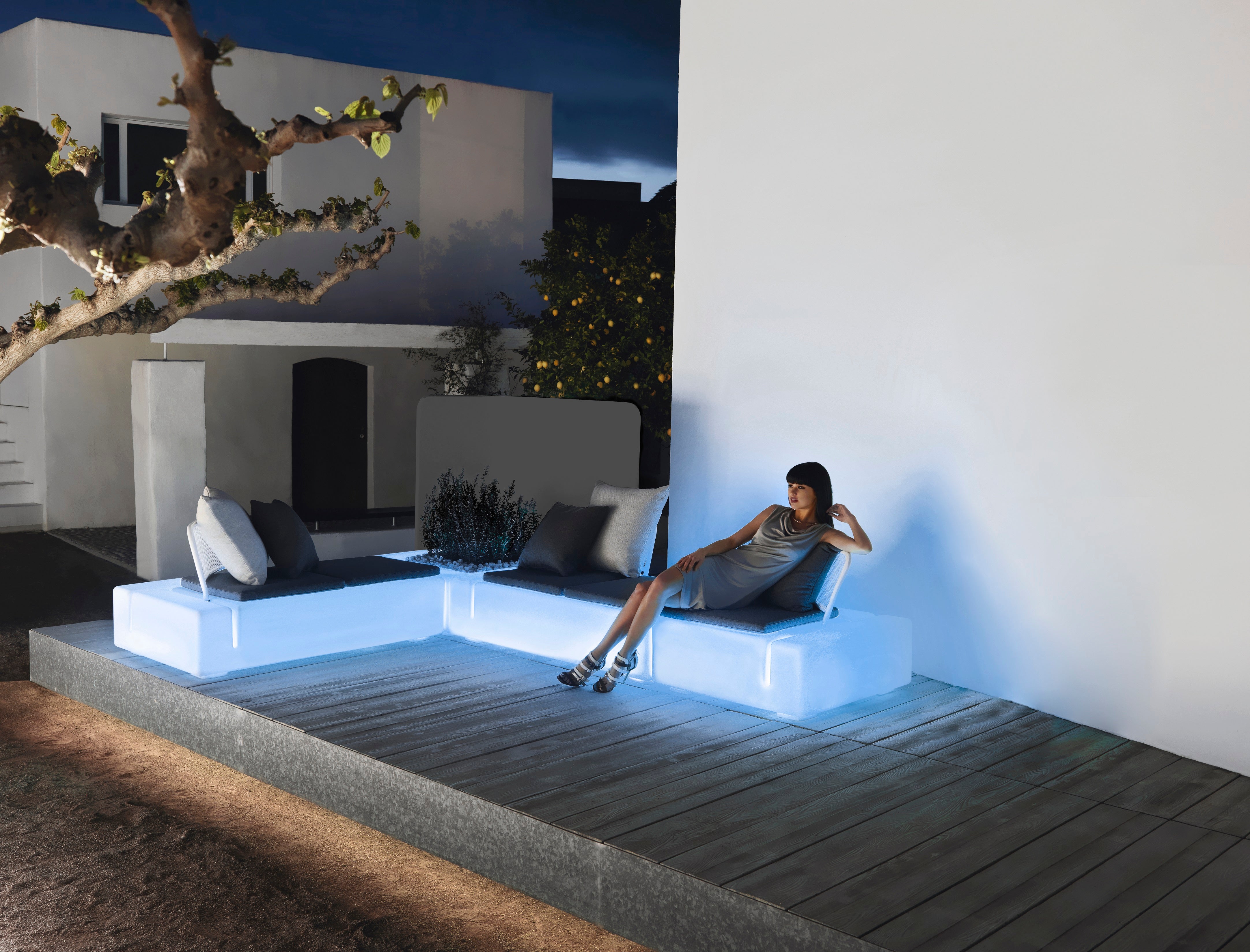 Kes - Sectional Sofa