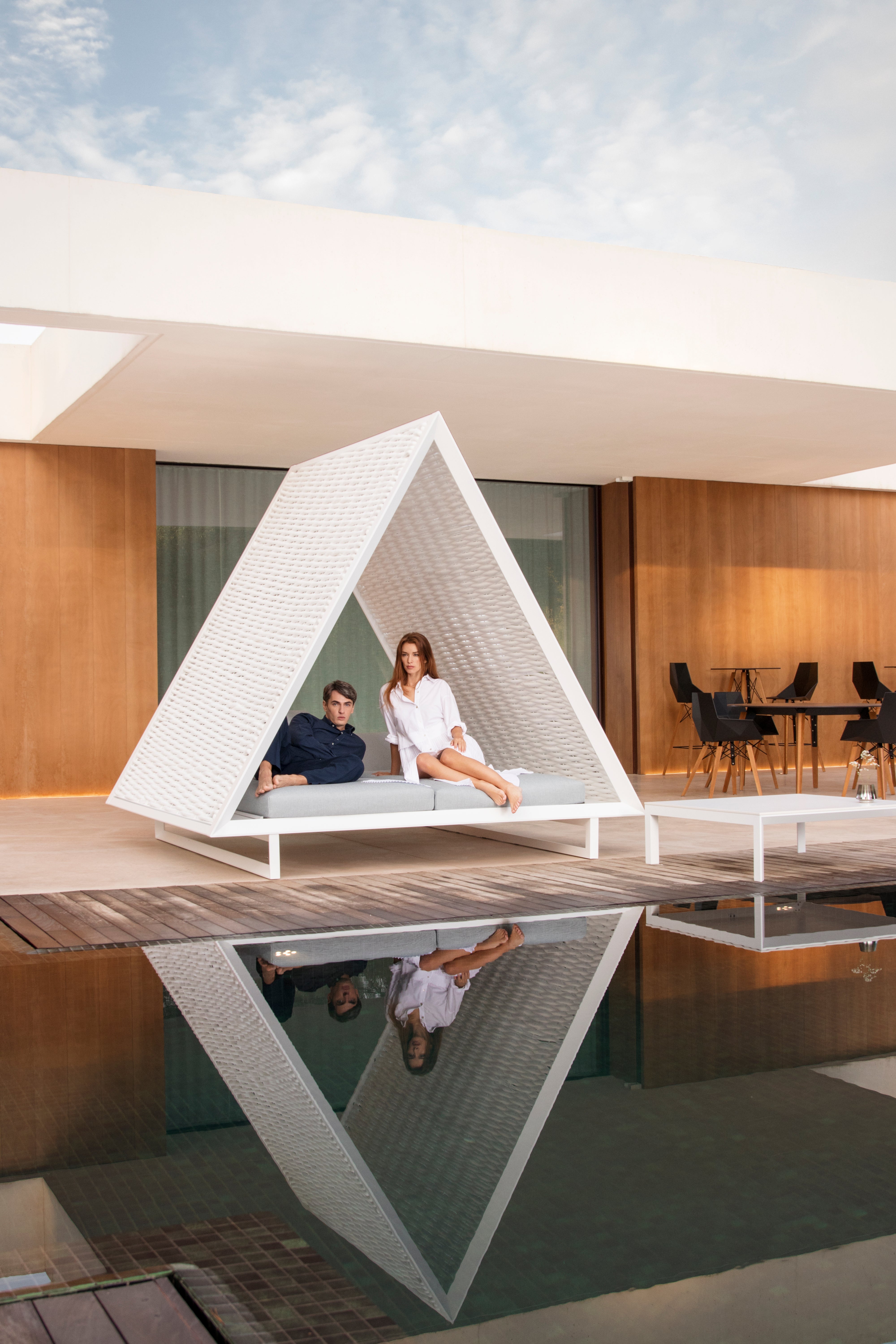 Vineyard Daybed Fabric Roof