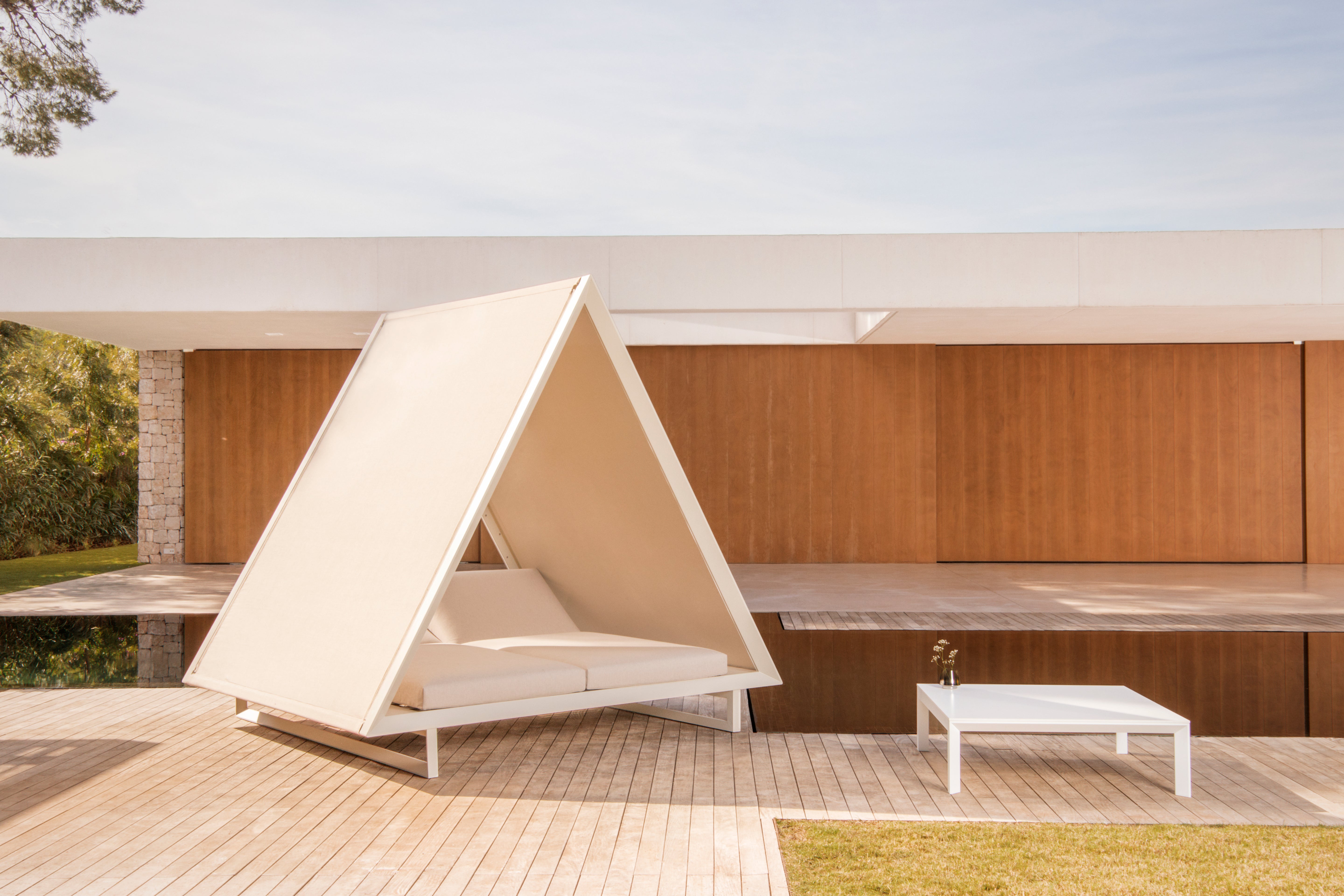 Vineyard Daybed Fabric Roof